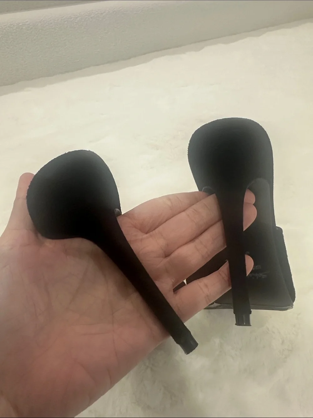 HIGH HEELS - Picture 5 of 9